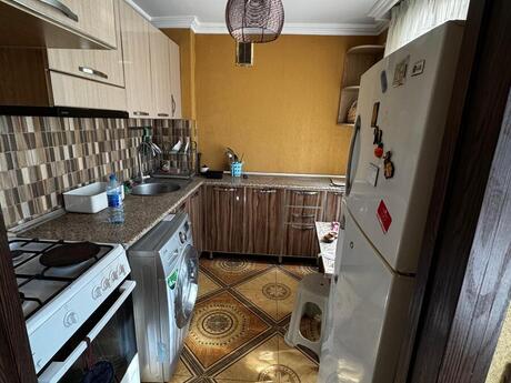 3 otaqlı köhnə tikili - Yasamal r. - 75 m²