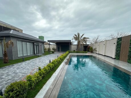5 otaqlı həyət evi/bağ evi - Novxanı q. - 400 m²