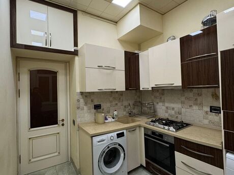 3 otaqlı köhnə tikili - Elmlər Akademiyası m. - 50 m²