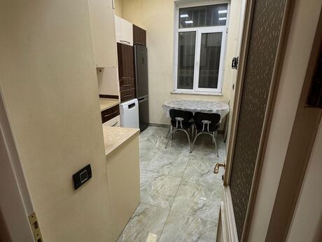 3 otaqlı köhnə tikili - Elmlər Akademiyası m. - 50 m²
