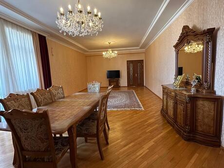 Объявление №6063464 - Баку, м. Элмляр Академиясы, 3-комн., 174 м², 10/17 этаж