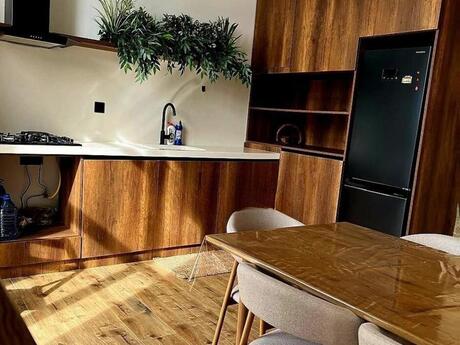 3 otaqlı həyət evi/bağ evi - Novxanı q. - 100 m²