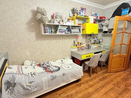 3 otaqlı köhnə tikili - Nəriman Nərimanov m. - 90 m²