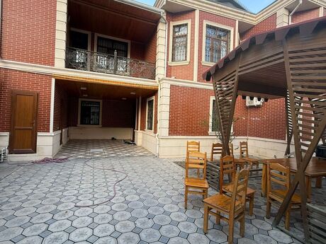 10 otaqlı həyət evi/bağ evi - Bakıxanov q. - 350 m²