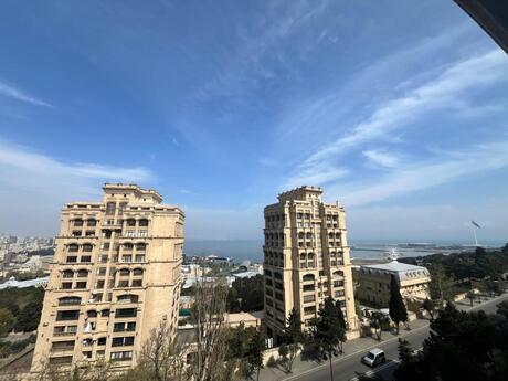 2 otaqlı köhnə tikili - İçəri Şəhər m. - 80 m²