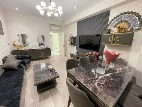 4 otaqlı yeni tikili - Ağ şəhər q. - 145 m²