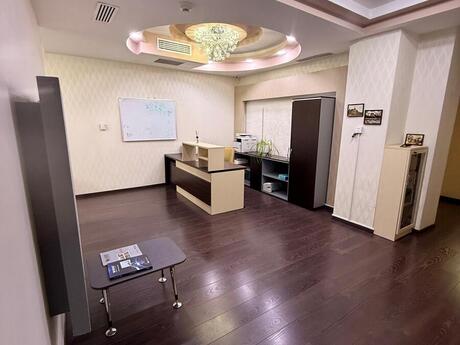 4-комн. офис - Насиминский  р. - 170 м²