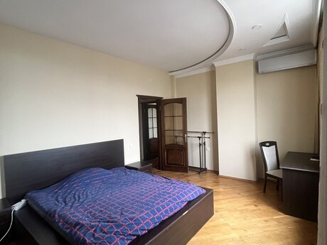 4 otaqlı yeni tikili - Nizami m. - 141 m²