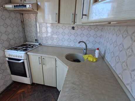 2 otaqlı köhnə tikili - Memar Əcəmi m. - 45 m²
