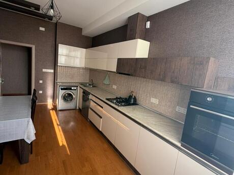 3 otaqlı yeni tikili - Şah İsmayıl Xətai m. - 101 m²