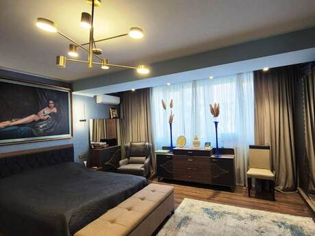 2 otaqlı köhnə tikili - 28 May m. - 85 m²