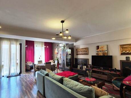 2 otaqlı köhnə tikili - 28 May m. - 85 m²