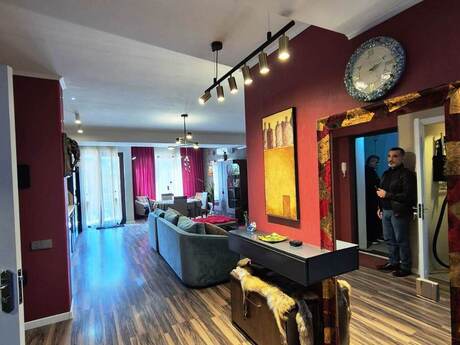 2 otaqlı köhnə tikili - 28 May m. - 85 m²
