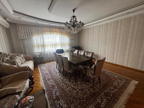 3 otaqlı yeni tikili - 8 Noyabr m. - 140 m²