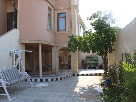 6 otaqlı həyət evi/bağ evi - Badamdar q. - 510 m²