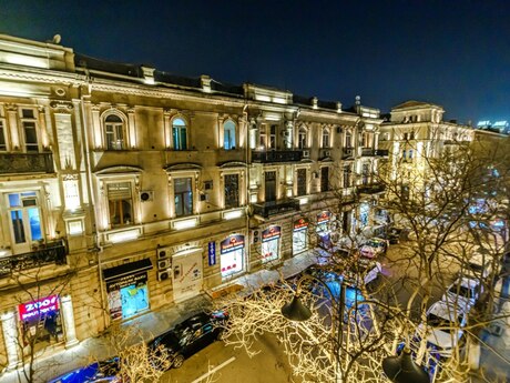 3-комн. вторичка - м. Сахил - 120 м²