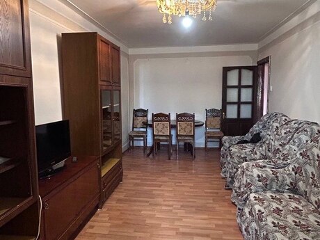 2 otaqlı köhnə tikili - Xalqlar Dostluğu m. - 50 m²