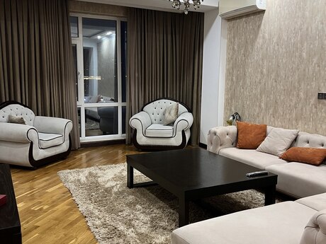 3 otaqlı yeni tikili - Şah İsmayıl Xətai m. - 130 m²