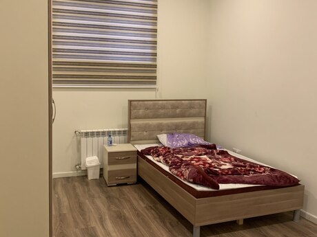 7 otaqlı həyət evi/bağ evi - Badamdar q. - 386 m²