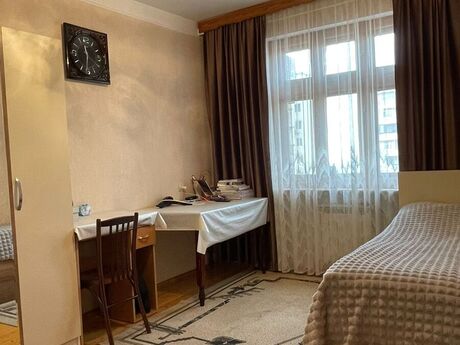 4 otaqlı köhnə tikili - Massiv V q. - 110 m²