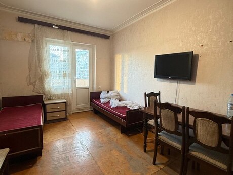 1 otaqlı köhnə tikili - İnşaatçılar m. - 48 m²