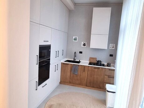 4 otaqlı yeni tikili - Nəsimi r. - 130 m²