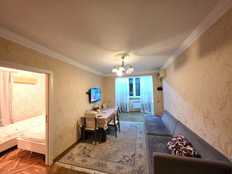 Elan №6064274 - Bakı, Gənclik m., 2 otaqlı, 55 m², 2/5 mərtəbə