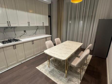 4 otaqlı həyət evi/bağ evi - Şüvəlan q. - 150 m²