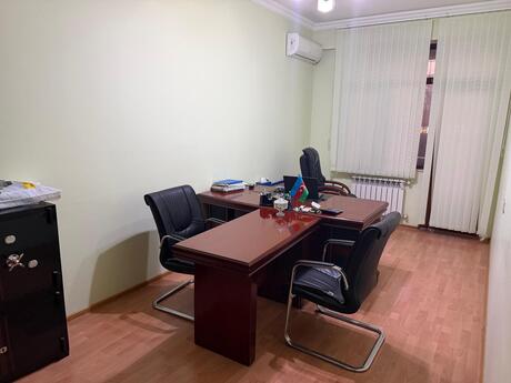3 otaqlı yeni tikili - İnşaatçılar m. - 136 m²