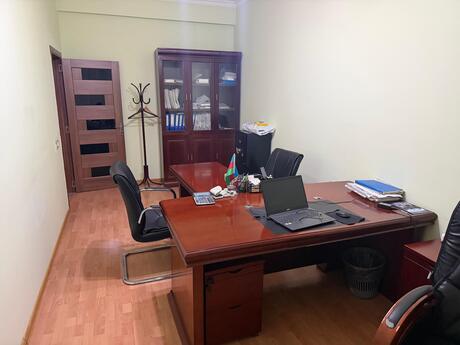 3 otaqlı yeni tikili - İnşaatçılar m. - 136 m²