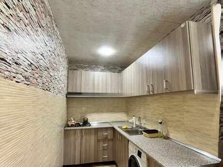 3 otaqlı köhnə tikili - Elmlər Akademiyası m. - 90 m²