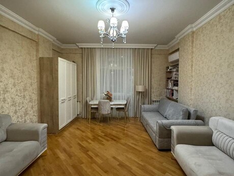 Elan №6064612 - Bakı, 8-ci mikrorayon q., 2 otaqlı, 82 m², 3/17 mərtəbə