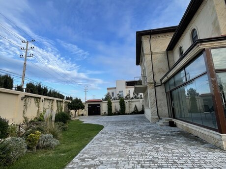 6 otaqlı həyət evi/bağ evi - Şüvəlan q. - 500 m²