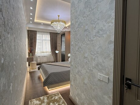 3-комн. новостройка - м. Кара Караев - 127 м²