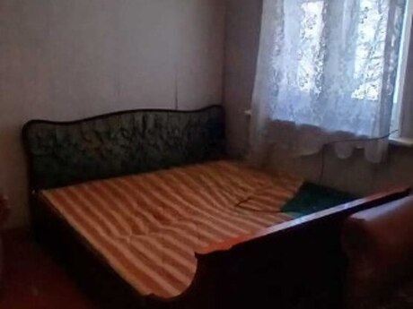 2 otaqlı köhnə tikili - Elmlər Akademiyası m. - 75 m²