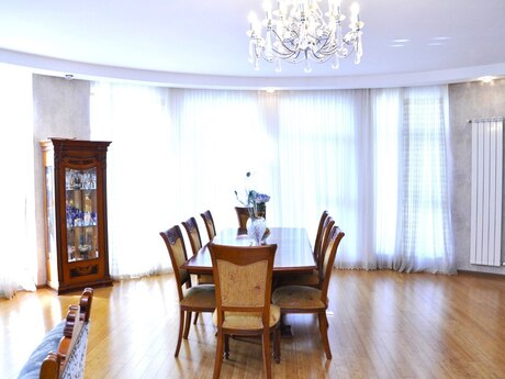 4 otaqlı yeni tikili - Şah İsmayıl Xətai m. - 200 m²