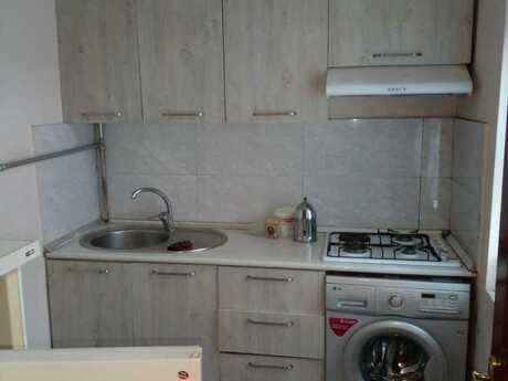 2 otaqlı köhnə tikili - Memar Əcəmi m. - 50 m²