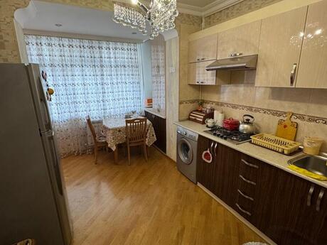 2 otaqlı köhnə tikili - Azadlıq Prospekti m. - 65 m²