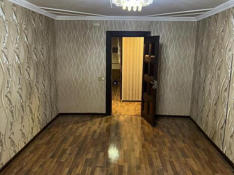 3 otaqlı köhnə tikili - Azadlıq Prospekti m. - 66 m²