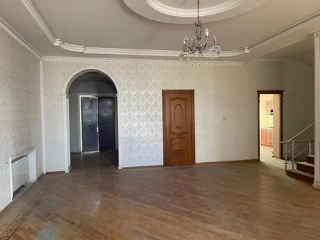 5 otaqlı həyət evi/bağ evi - Gənclik m. - 190 m²