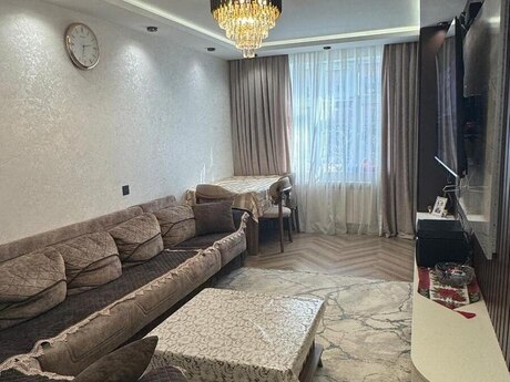 5 otaqlı köhnə tikili - Bakıxanov q. - 120 m²