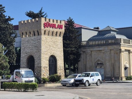 6 otaqlı həyət evi/bağ evi - Şüvəlan q. - 320 m²