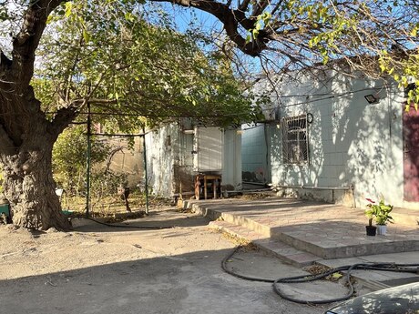 5 otaqlı həyət evi/bağ evi - Keşlə q. - 144 m²
