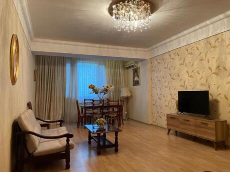 3 otaqlı köhnə tikili - İçəri Şəhər m. - 110 m²