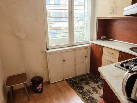 1 otaqlı köhnə tikili - Elmlər Akademiyası m. - 40 m²