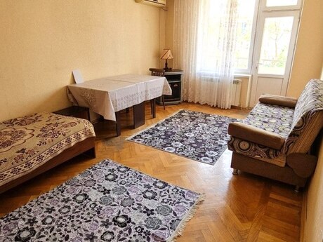 1 otaqlı köhnə tikili - Elmlər Akademiyası m. - 40 m²