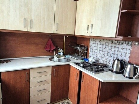 1 otaqlı köhnə tikili - Elmlər Akademiyası m. - 40 m²