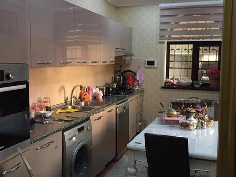 7 otaqlı həyət evi/bağ evi - Xırdalan - 180 m²
