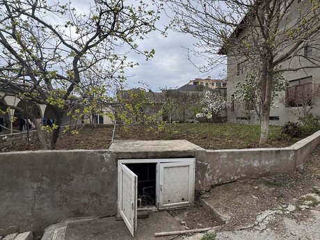 8 otaqlı həyət evi/bağ evi - Masazır q. - 650 m²