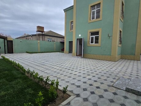 7 otaqlı həyət evi/bağ evi - Binə q. - 280 m²